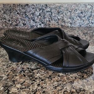 Life Stride Women's Size 11 Elegant Black Wedges Excellent condition